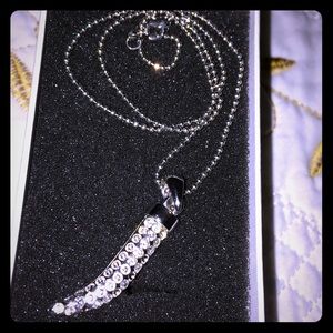 🌟Elephant tusk shaped necklace with rhinestones